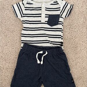 Baby boy navy blue Striped Onesie and Shorts Set (6-9m)